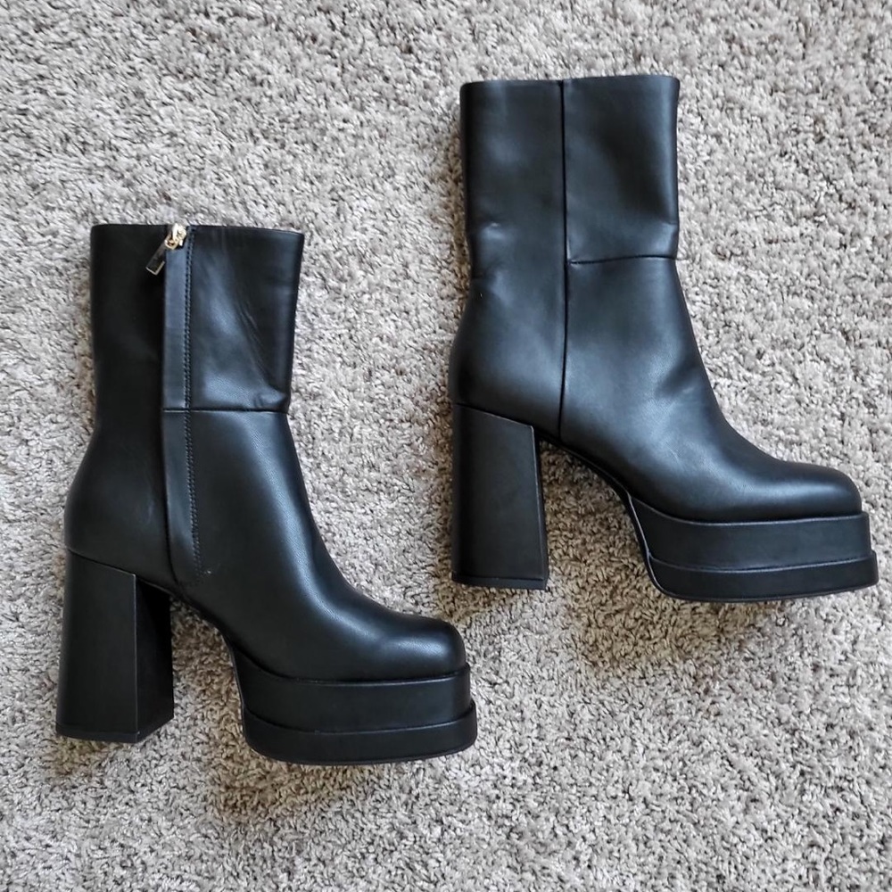 ✨SOLD✨ NWOT H&M Platform Boots